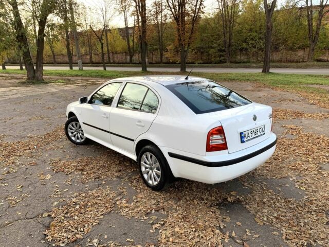 Шкода Октавия 2006 в Кривом Роге на Automoto.ua Белый Шкода Октавия, объемом двигателя 1.6 л и пробегом 187 тыс. км за 4800 $, фото 9 на Automoto.ua