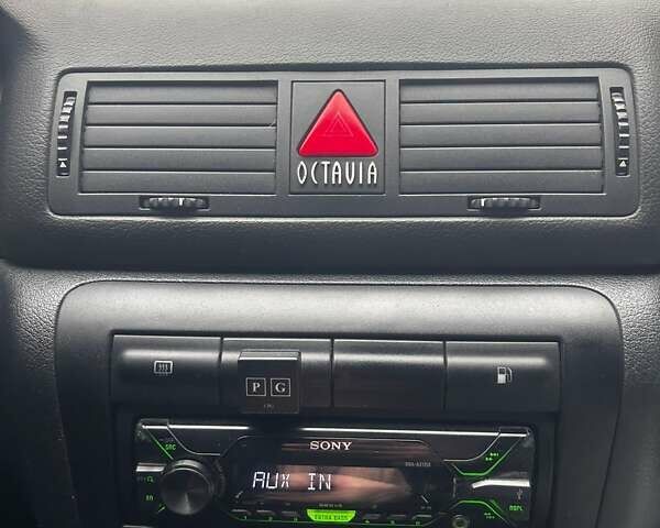 Белый Шкода Октавия, объемом двигателя 1.6 л и пробегом 325 тыс. км за 4600 $, фото 8 на Automoto.ua