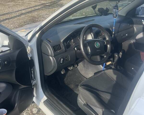 Шкода Октавия 2006 в Чернигове на Automoto.ua Белый Шкода Октавия, объемом двигателя 1.6 л и пробегом 245 тыс. км за 5700 $, фото 13 на Automoto.ua