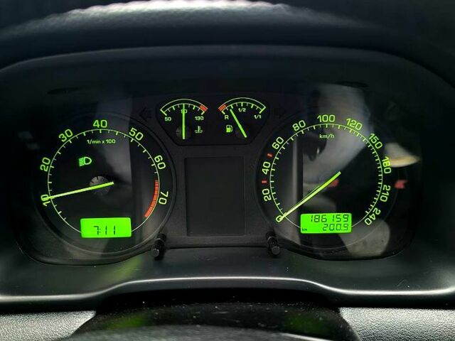 Білий Шкода Октавія, об'ємом двигуна 1.6 л та пробігом 186 тис. км за 4000 $, фото 4 на Automoto.ua