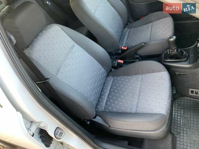 Шкода Октавия 2006 в Кривом Роге на Automoto.ua Белый Шкода Октавия, объемом двигателя 1.6 л и пробегом 187 тыс. км за 4800 $, фото 24 на Automoto.ua