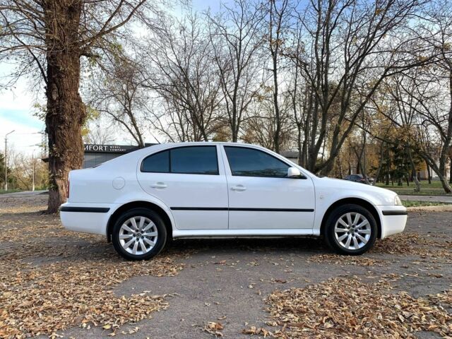 Шкода Октавия 2006 в Кривом Роге на Automoto.ua Белый Шкода Октавия, объемом двигателя 1.6 л и пробегом 187 тыс. км за 4800 $, фото 6 на Automoto.ua