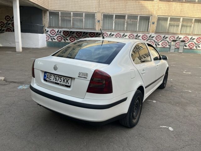 Белый Шкода Октавия, объемом двигателя 1.9 л и пробегом 360 тыс. км за 4600 $, фото 5 на Automoto.ua