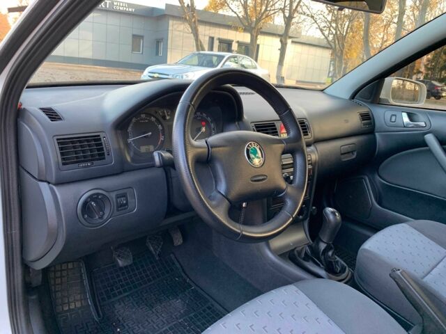 Шкода Октавия 2006 в Кривом Роге на Automoto.ua Белый Шкода Октавия, объемом двигателя 1.6 л и пробегом 187 тыс. км за 4800 $, фото 13 на Automoto.ua