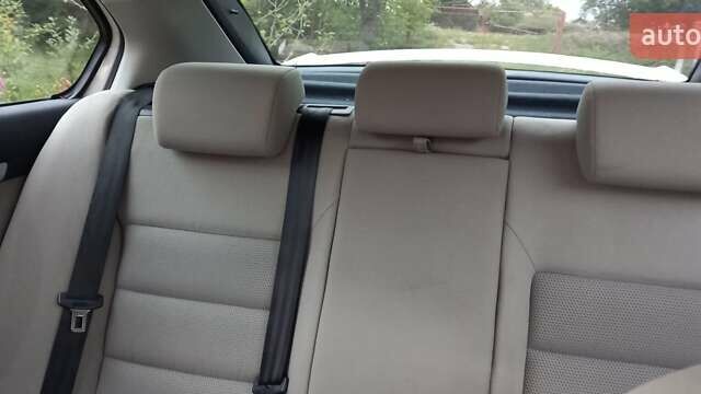 Білий Шкода Октавія, об'ємом двигуна 1.9 л та пробігом 212 тис. км за 6500 $, фото 9 на Automoto.ua