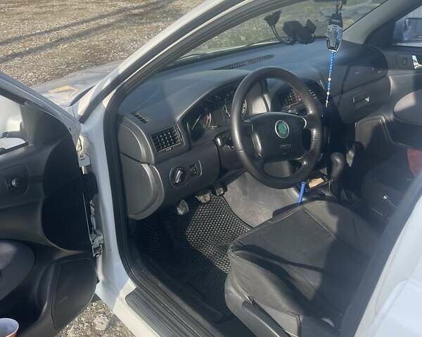 Шкода Октавия 2006 в Чернигове на Automoto.ua Белый Шкода Октавия, объемом двигателя 1.6 л и пробегом 245 тыс. км за 5700 $, фото 14 на Automoto.ua