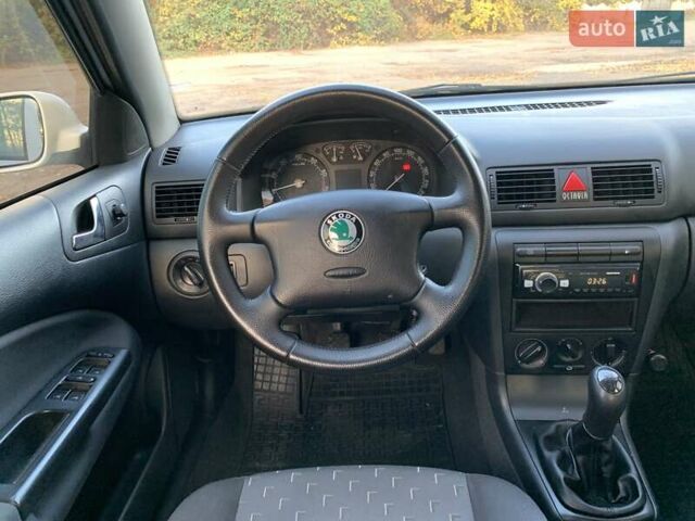 Шкода Октавия 2006 в Кривом Роге на Automoto.ua Белый Шкода Октавия, объемом двигателя 1.6 л и пробегом 187 тыс. км за 4800 $, фото 17 на Automoto.ua