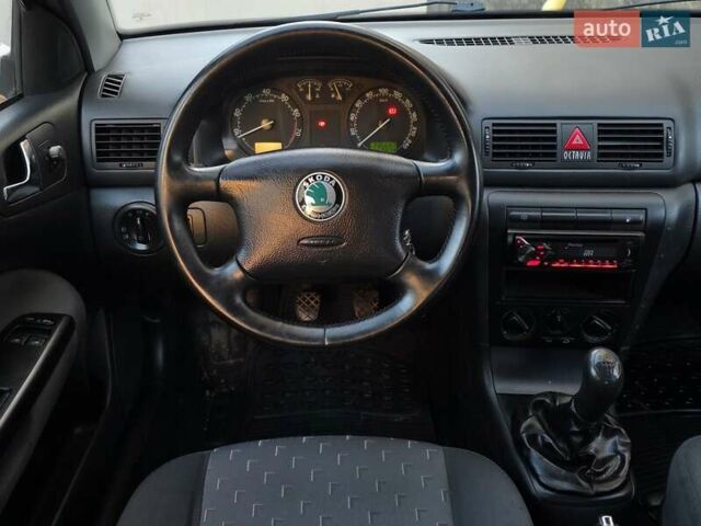 Білий Шкода Октавія, об'ємом двигуна 1.6 л та пробігом 230 тис. км за 4999 $, фото 28 на Automoto.ua