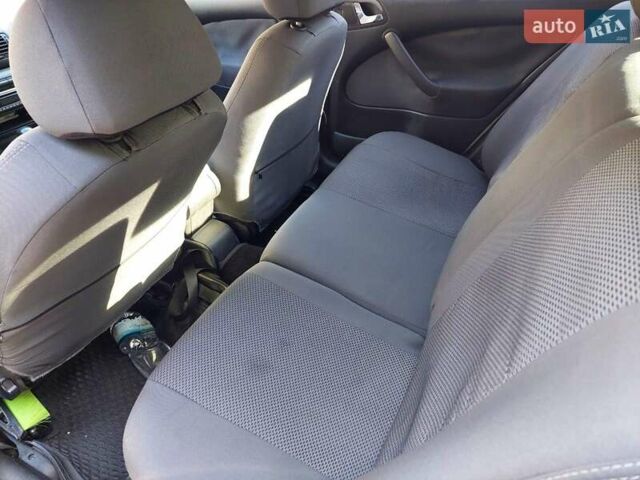 Белый Шкода Октавия, объемом двигателя 2 л и пробегом 230 тыс. км за 6000 $, фото 6 на Automoto.ua