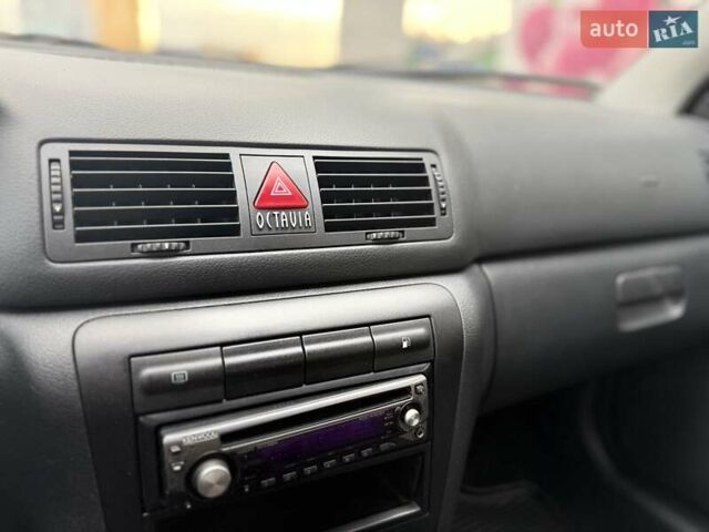 Белый Шкода Октавия, объемом двигателя 1.6 л и пробегом 261 тыс. км за 4750 $, фото 14 на Automoto.ua