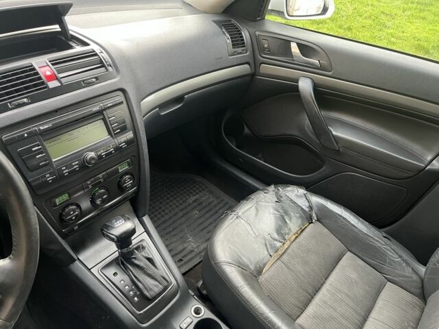 Білий Шкода Октавія, об'ємом двигуна 2 л та пробігом 285 тис. км за 2000 $, фото 11 на Automoto.ua