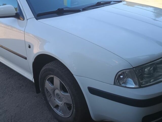 Белый Шкода Октавия, объемом двигателя 0 л и пробегом 300 тыс. км за 6000 $, фото 4 на Automoto.ua