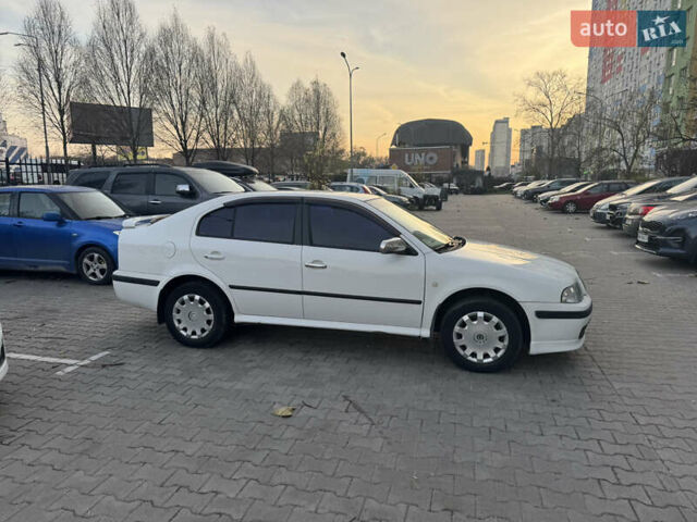 Белый Шкода Октавия, объемом двигателя 1.6 л и пробегом 213 тыс. км за 4500 $, фото 15 на Automoto.ua