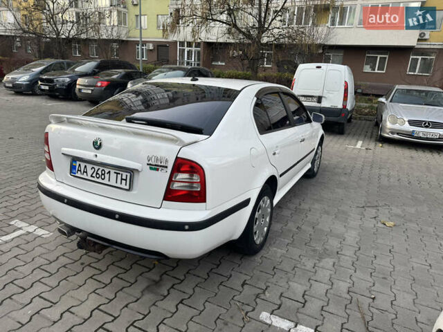 Белый Шкода Октавия, объемом двигателя 1.6 л и пробегом 213 тыс. км за 4500 $, фото 7 на Automoto.ua