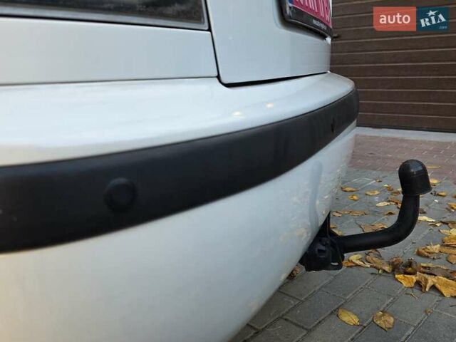Білий Шкода Октавія, об'ємом двигуна 1.6 л та пробігом 230 тис. км за 4999 $, фото 8 на Automoto.ua