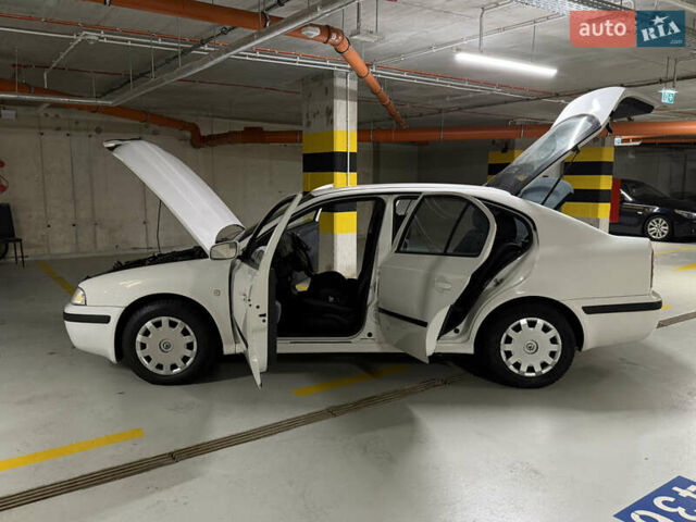 Шкода Октавия 2007 в Львове на Automoto.ua Белый Шкода Октавия, объемом двигателя 1.9 л и пробегом 249 тыс. км за 2700 $, фото 1 на Automoto.ua
