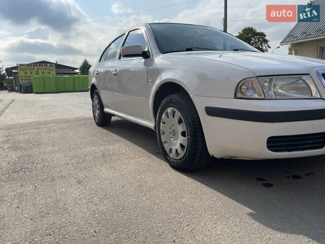 Білий Шкода Октавія, об'ємом двигуна 1.6 л та пробігом 187 тис. км за 4200 $, фото 1 на Automoto.ua