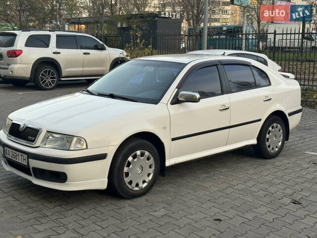 Белый Шкода Октавия, объемом двигателя 1.6 л и пробегом 213 тыс. км за 4500 $, фото 1 на Automoto.ua