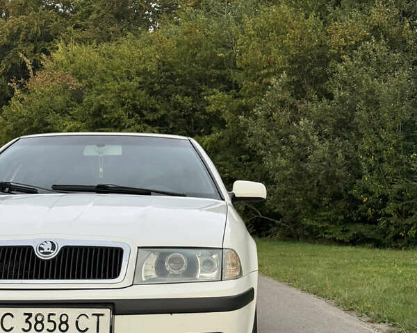 Білий Шкода Октавія, об'ємом двигуна 1.6 л та пробігом 560 тис. км за 4700 $, фото 6 на Automoto.ua