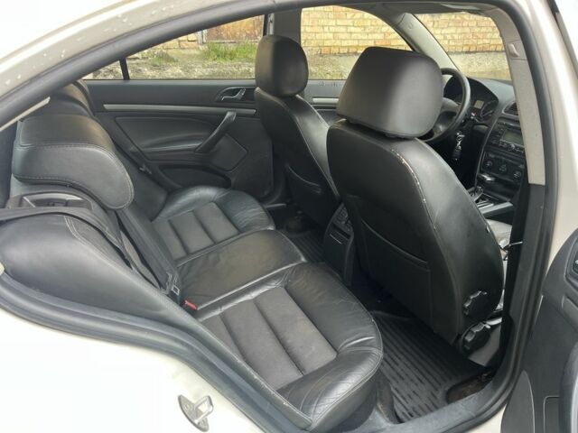 Білий Шкода Октавія, об'ємом двигуна 2 л та пробігом 285 тис. км за 2000 $, фото 12 на Automoto.ua