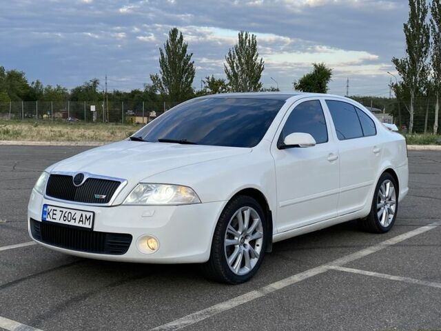 Белый Шкода Октавия, объемом двигателя 2 л и пробегом 2 тыс. км за 6900 $, фото 1 на Automoto.ua