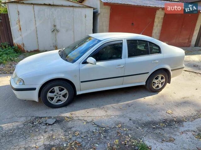 Белый Шкода Октавия, объемом двигателя 2 л и пробегом 230 тыс. км за 6000 $, фото 2 на Automoto.ua