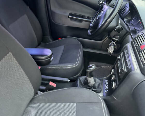 Белый Шкода Октавия, объемом двигателя 1.6 л и пробегом 213 тыс. км за 4500 $, фото 23 на Automoto.ua