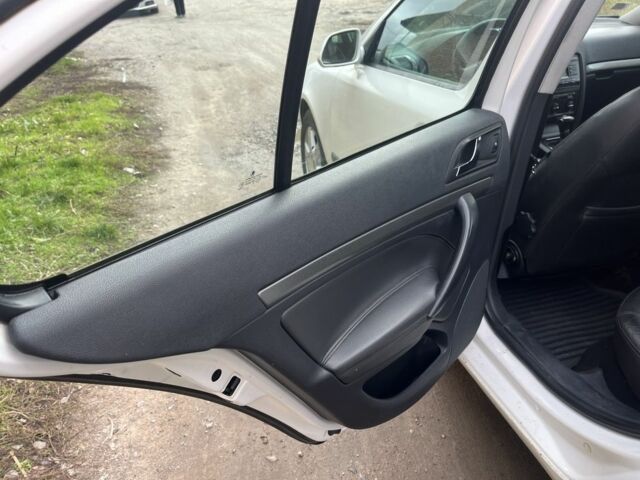 Білий Шкода Октавія, об'ємом двигуна 2 л та пробігом 285 тис. км за 2000 $, фото 15 на Automoto.ua