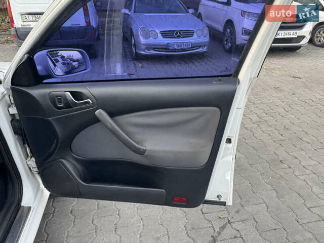 Белый Шкода Октавия, объемом двигателя 1.6 л и пробегом 213 тыс. км за 4500 $, фото 18 на Automoto.ua