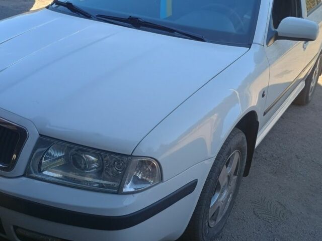 Белый Шкода Октавия, объемом двигателя 0 л и пробегом 300 тыс. км за 6000 $, фото 5 на Automoto.ua