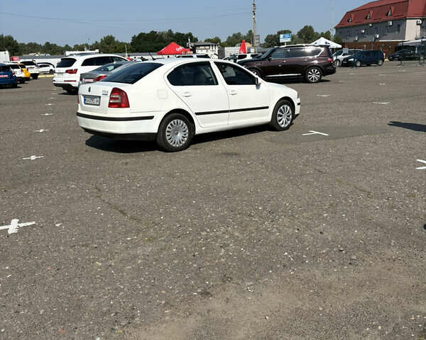 Белый Шкода Октавия, объемом двигателя 1.9 л и пробегом 300 тыс. км за 5600 $, фото 8 на Automoto.ua