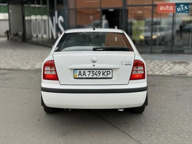 Белый Шкода Октавия, объемом двигателя 1.6 л и пробегом 261 тыс. км за 4750 $, фото 4 на Automoto.ua