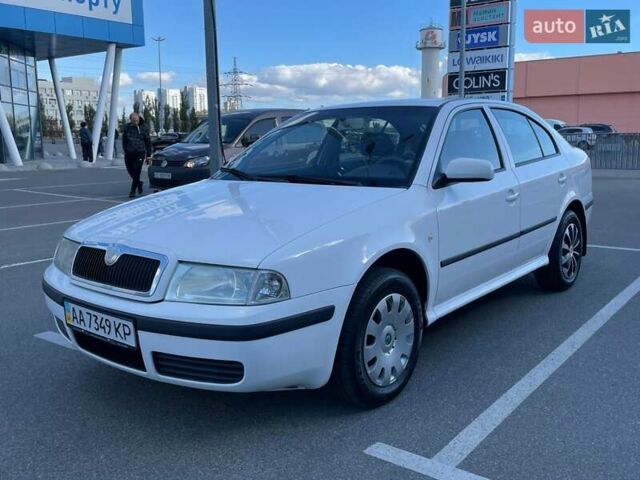 Белый Шкода Октавия, объемом двигателя 1.6 л и пробегом 261 тыс. км за 4700 $, фото 7 на Automoto.ua