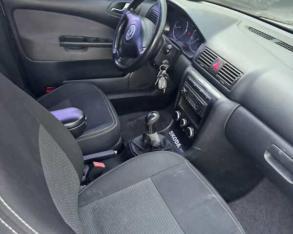 Белый Шкода Октавия, объемом двигателя 1.6 л и пробегом 213 тыс. км за 4500 $, фото 22 на Automoto.ua