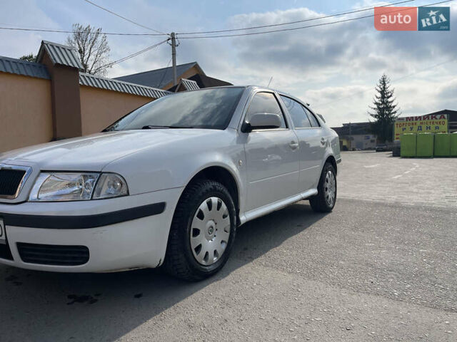 Білий Шкода Октавія, об'ємом двигуна 1.6 л та пробігом 187 тис. км за 4200 $, фото 5 на Automoto.ua