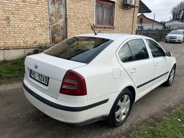 Білий Шкода Октавія, об'ємом двигуна 2 л та пробігом 285 тис. км за 2000 $, фото 3 на Automoto.ua