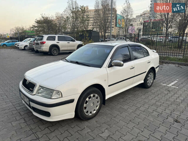 Белый Шкода Октавия, объемом двигателя 1.6 л и пробегом 213 тыс. км за 4500 $, фото 16 на Automoto.ua