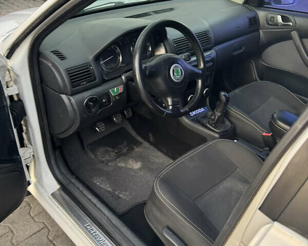 Белый Шкода Октавия, объемом двигателя 1.6 л и пробегом 213 тыс. км за 4500 $, фото 28 на Automoto.ua