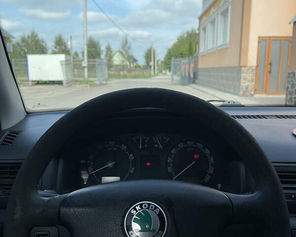 Білий Шкода Октавія, об'ємом двигуна 1.6 л та пробігом 187 тис. км за 4200 $, фото 12 на Automoto.ua