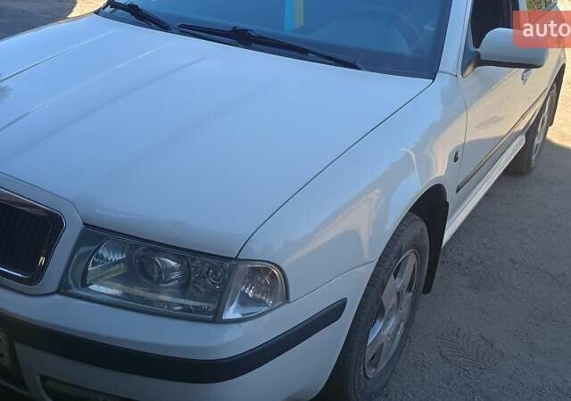Білий Шкода Октавія, об'ємом двигуна 1.9 л та пробігом 330 тис. км за 6000 $, фото 5 на Automoto.ua