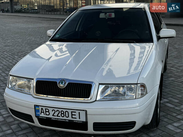 Белый Шкода Октавия, объемом двигателя 1.6 л и пробегом 231 тыс. км за 5499 $, фото 2 на Automoto.ua