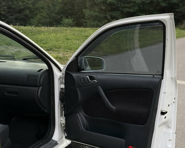 Білий Шкода Октавія, об'ємом двигуна 1.6 л та пробігом 560 тис. км за 4700 $, фото 11 на Automoto.ua