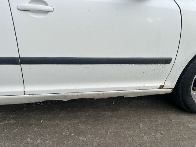 Білий Шкода Октавія, об'ємом двигуна 2 л та пробігом 285 тис. км за 2000 $, фото 7 на Automoto.ua