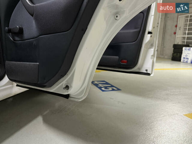 Шкода Октавия 2007 в Львове на Automoto.ua Белый Шкода Октавия, объемом двигателя 1.9 л и пробегом 249 тыс. км за 2700 $, фото 3 на Automoto.ua