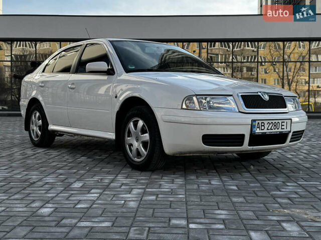 Белый Шкода Октавия, объемом двигателя 1.6 л и пробегом 231 тыс. км за 5499 $, фото 3 на Automoto.ua