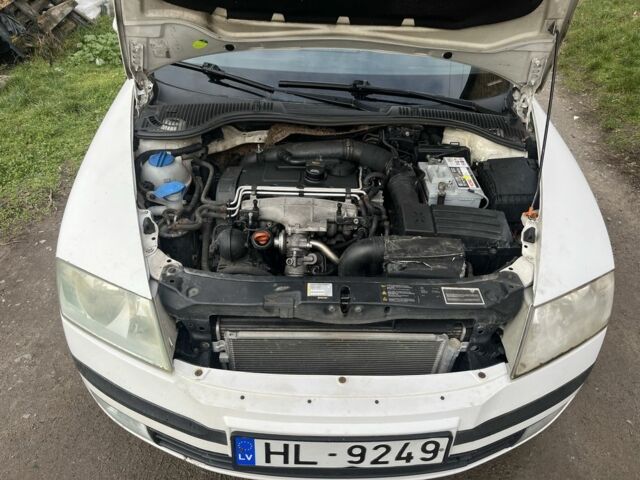 Білий Шкода Октавія, об'ємом двигуна 2 л та пробігом 285 тис. км за 2000 $, фото 17 на Automoto.ua