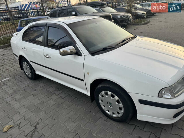 Белый Шкода Октавия, объемом двигателя 1.6 л и пробегом 213 тыс. км за 4500 $, фото 9 на Automoto.ua