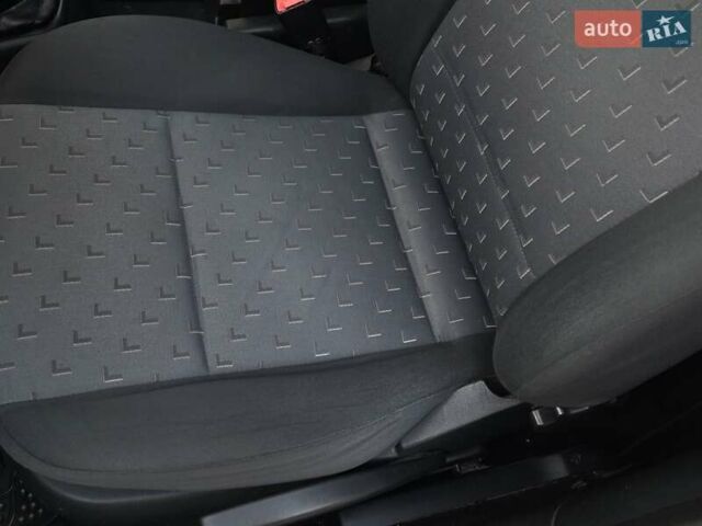 Білий Шкода Октавія, об'ємом двигуна 1.6 л та пробігом 230 тис. км за 4999 $, фото 22 на Automoto.ua