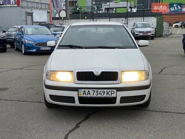 Білий Шкода Октавія, об'ємом двигуна 1.6 л та пробігом 261 тис. км за 4750 $, фото 1 на Automoto.ua