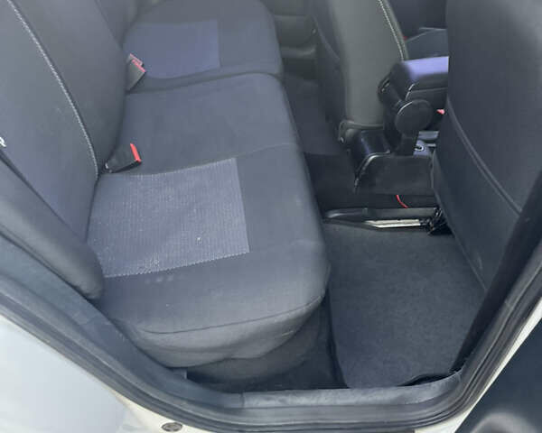 Белый Шкода Октавия, объемом двигателя 1.6 л и пробегом 213 тыс. км за 4500 $, фото 21 на Automoto.ua